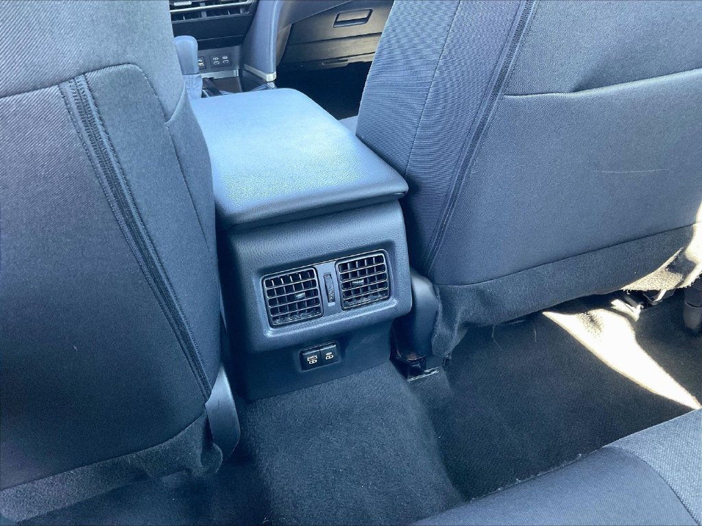 Used 2025 Toyota Camry LE FWD image 10