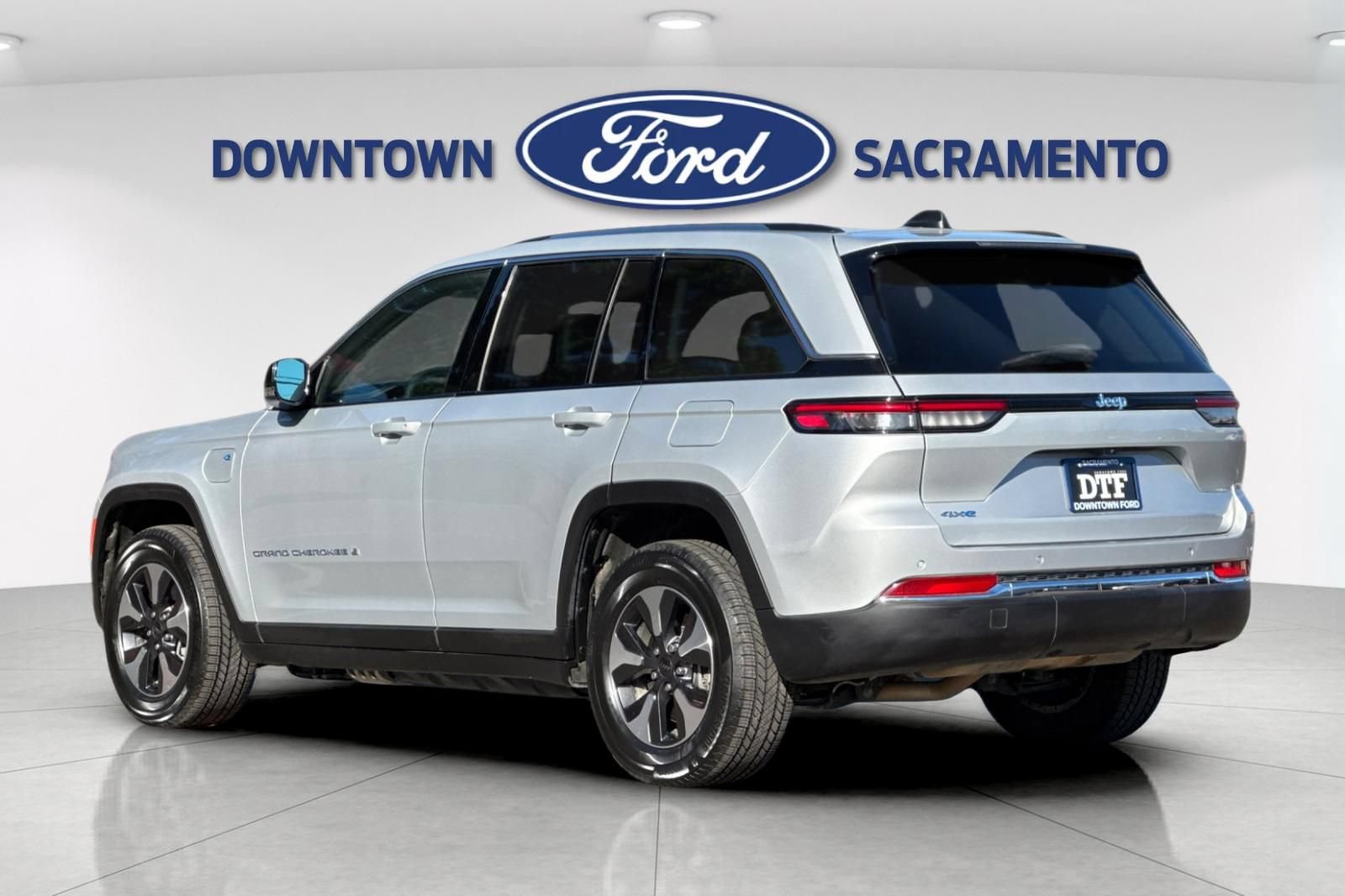 Used 2024 Jeep Grand Cherokee Limited 4xe AWD/4WD image 8