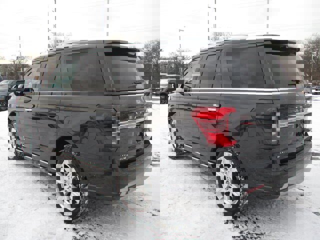 Certified 2022 Ford Expedition Platinum image 4