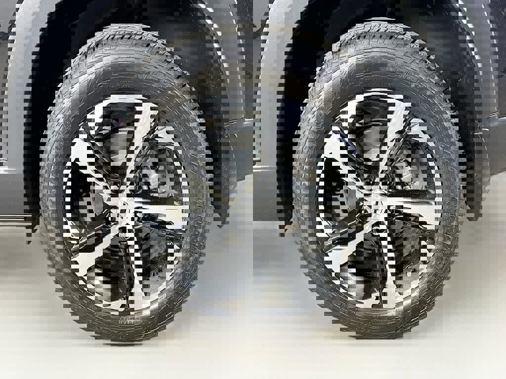 Used 2024 Chevrolet Trax RS image 11