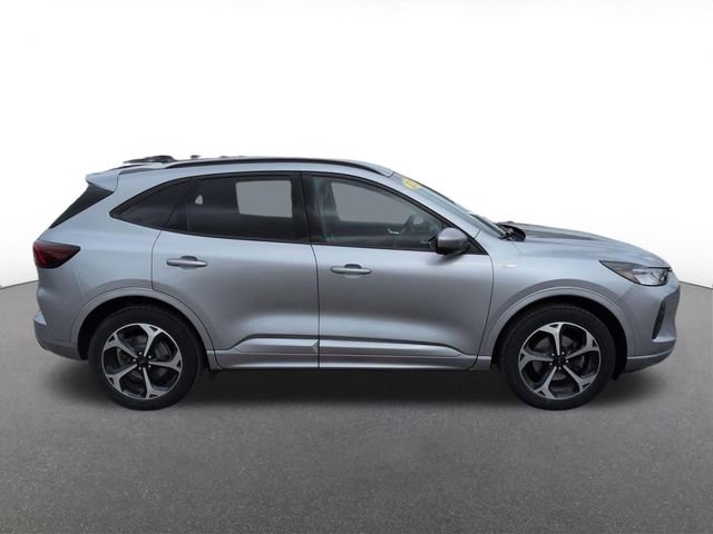 Certified 2023 Ford Escape ST-Line Select w/ Tech Pack #2 AWD/4WD image 2