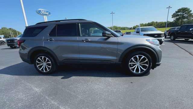 Certified 2025 Ford Explorer ST-Line AWD/4WD image 9