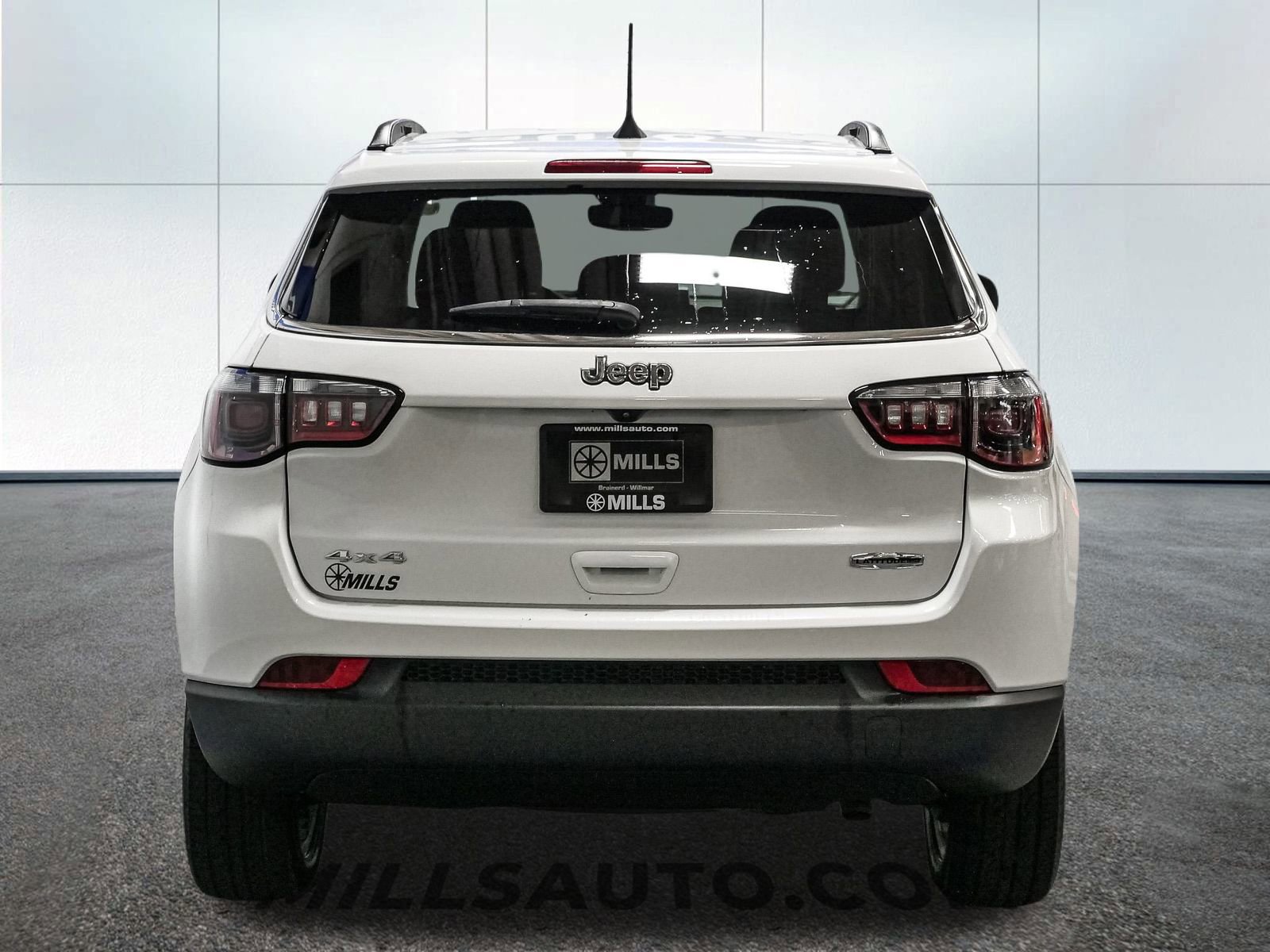 Used 2022 Jeep Compass Latitude image 4