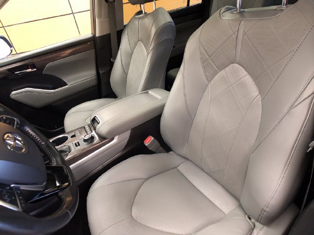 Used 2021 Toyota Highlander Platinum AWD/4WD image 10