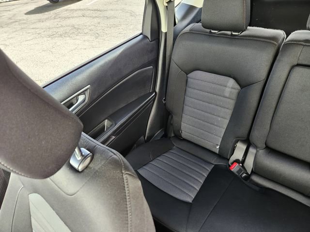 Certified 2023 Ford Edge SE w/ Black Appearance Package image 16