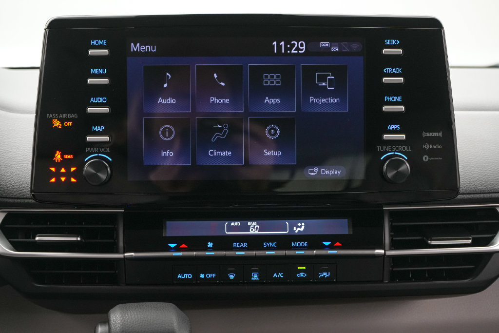 Used 2023 Toyota Sienna LE FWD image 15