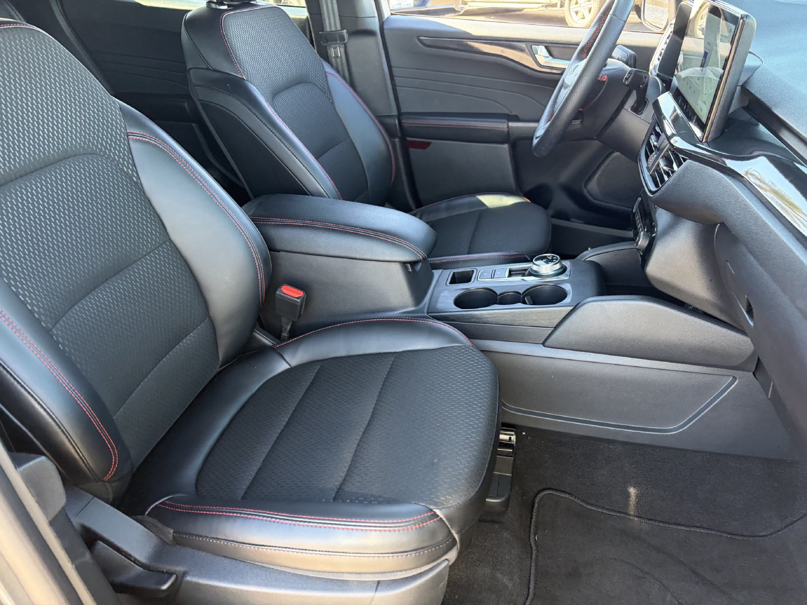 Certified 2025 Ford Escape ST-Line w/ Tech Pack #1 FWD image 12