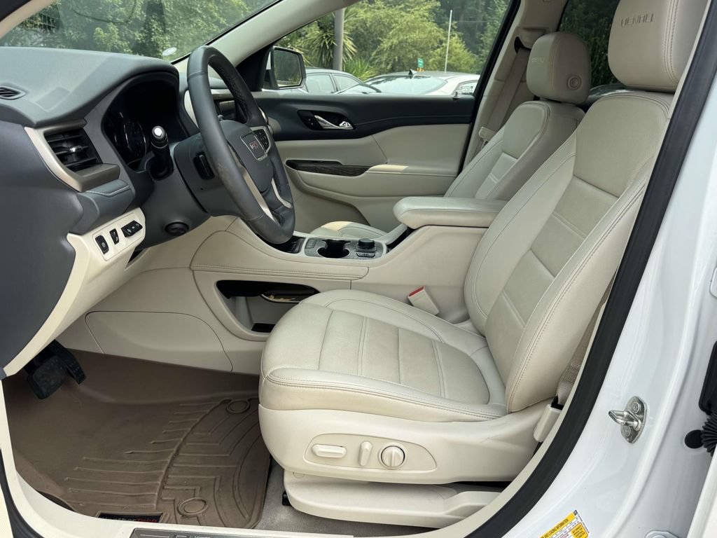 Used 2023 GMC Acadia Denali w/ Denali Ultimate Package FWD image 22