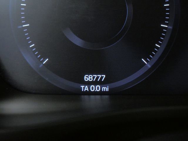 Used 2021 Volvo XC40 T4 Momentum FWD image 20