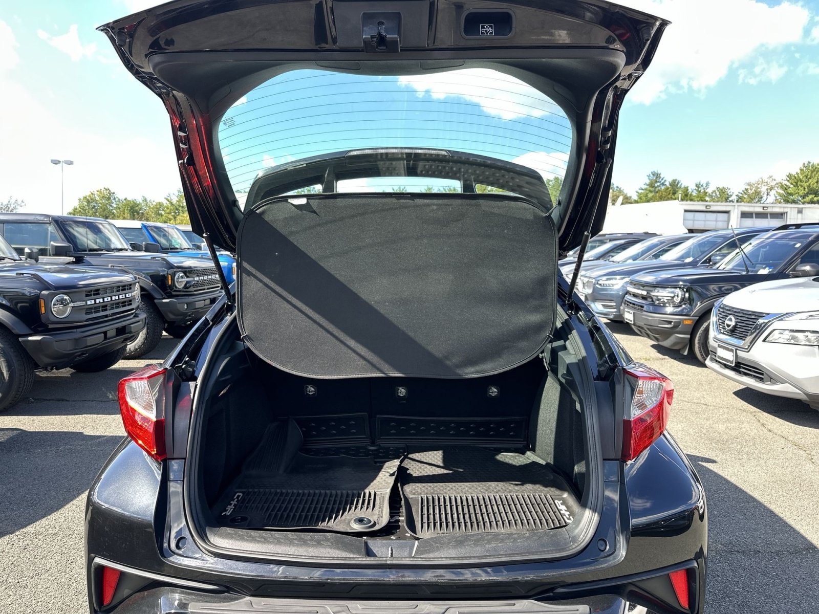 Used 2019 Toyota C-HR Limited FWD image 26