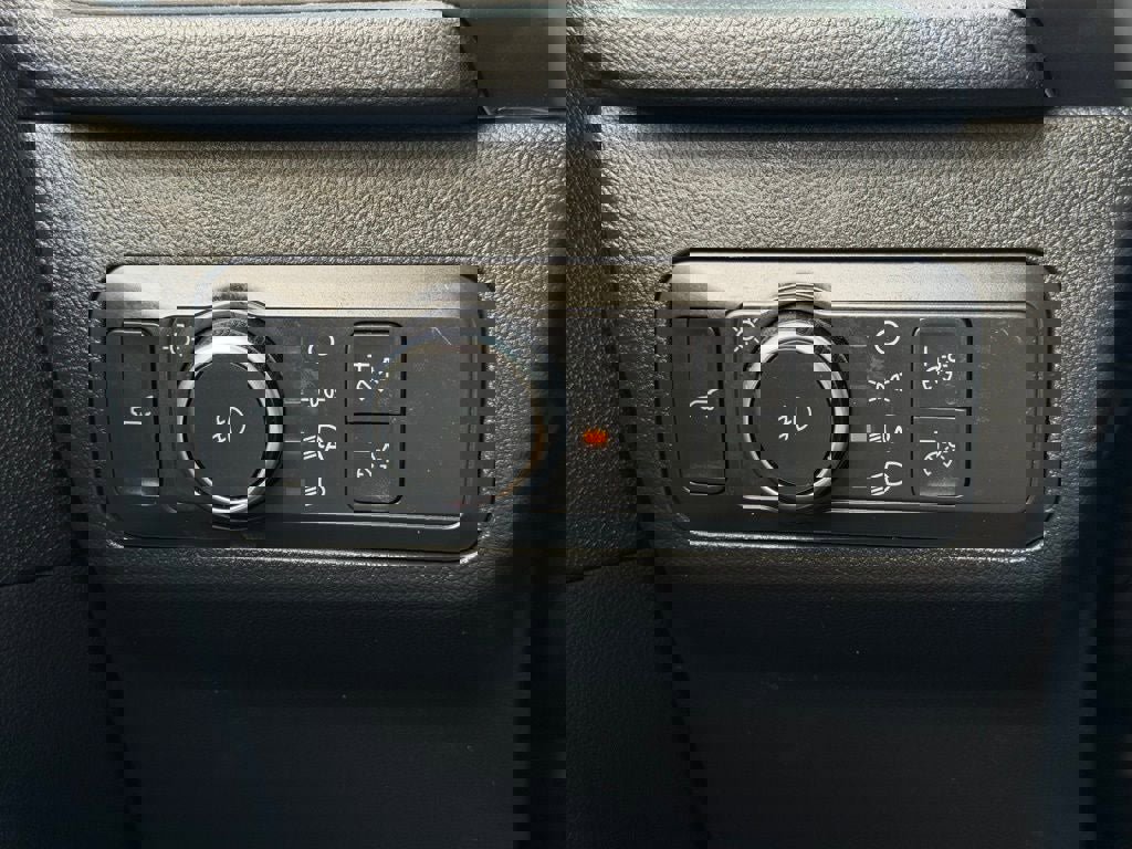 Certified 2022 Ford Escape SEL image 33