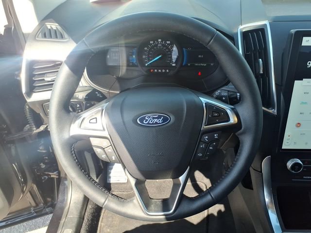 Certified 2024 Ford Edge Titanium w/ Class II Trailer Tow Package AWD/4WD image 18