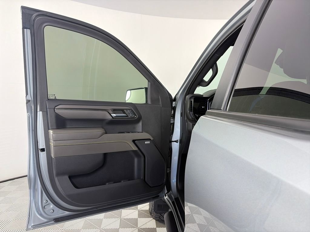 Used 2023 Chevrolet Silverado 1500 ZR2 w/ Technology Package image 10