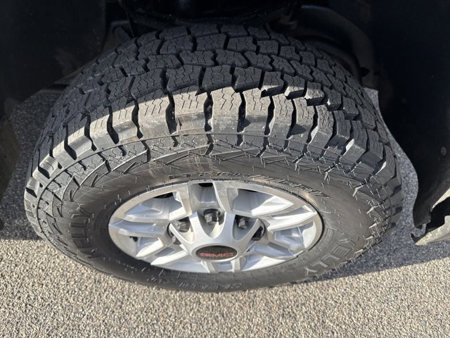 Used 2022 GMC Sierra 2500 SLE w/ SLE Convenience Package AWD/4WD image 9