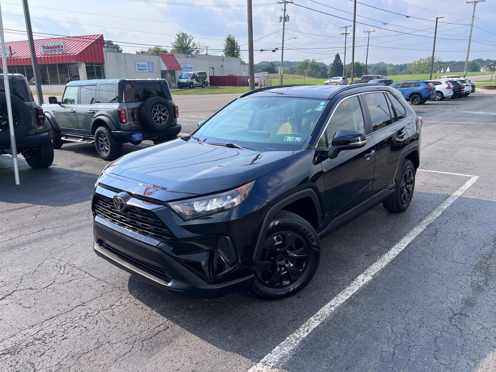 Used 2019 Toyota RAV4 LE w/ All Weather Liner Package AWD/4WD image 16