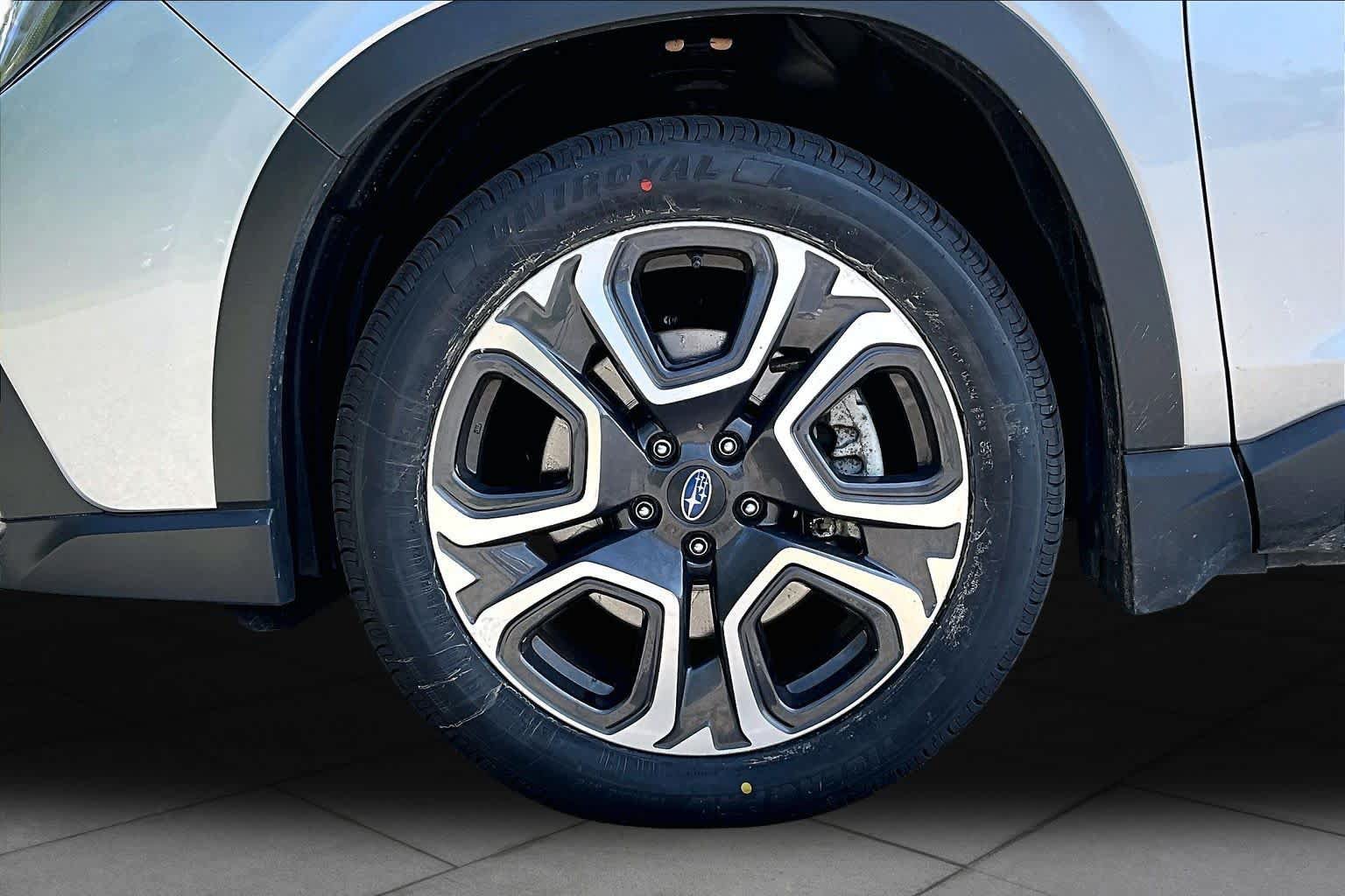 Used 2024 Subaru Ascent Limited w/ Technology Package AWD/4WD image 11