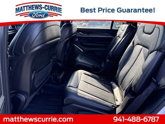 Used 2023 Jeep Grand Cherokee L Overland AWD/4WD image 13