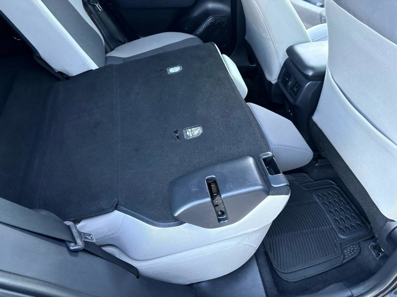 Used 2021 Toyota RAV4 XLE FWD image 50