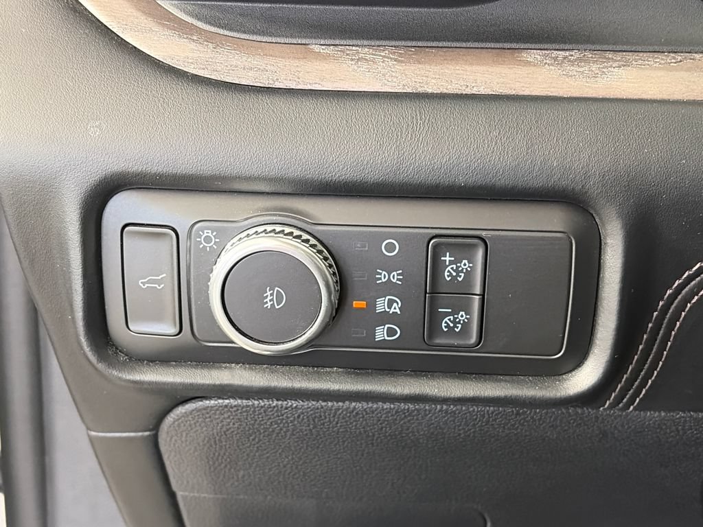Certified 2022 Ford Explorer Platinum w/ Equipment Group 601A AWD/4WD image 24