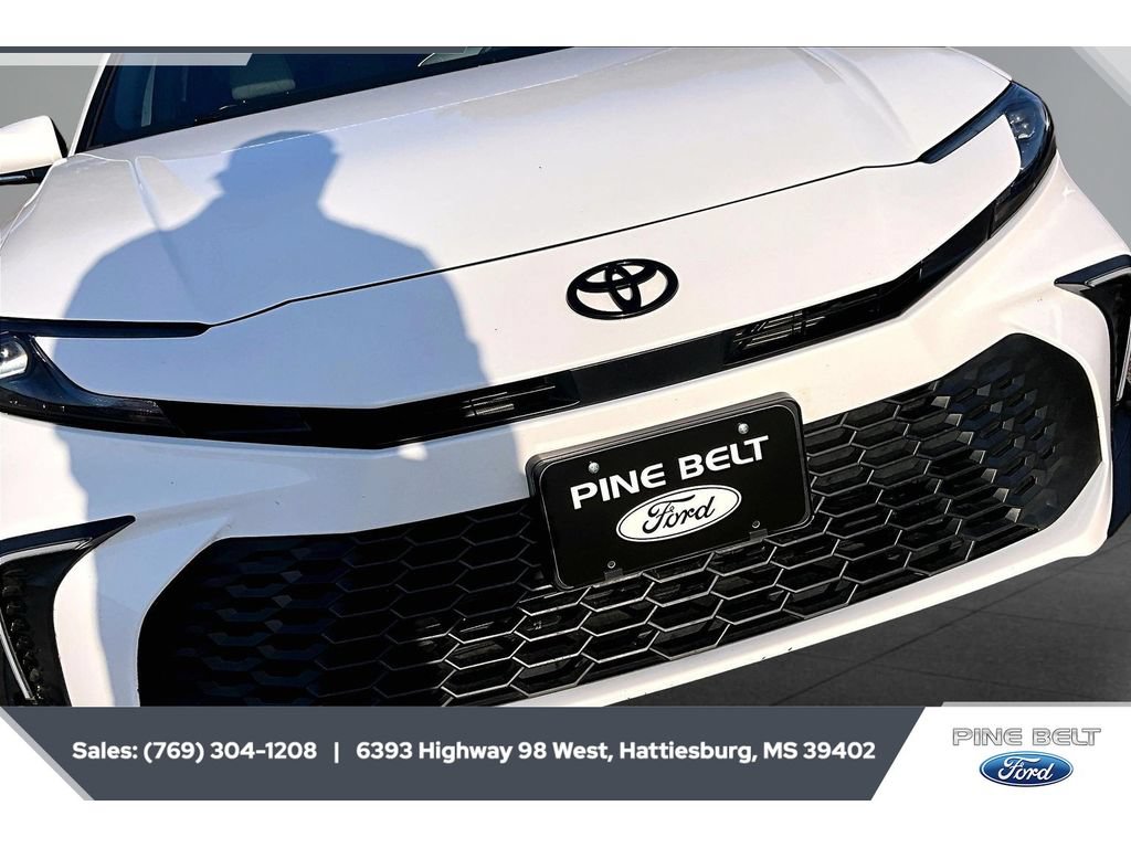 Used 2025 Toyota Camry SE w/ Convenience Package FWD image 21