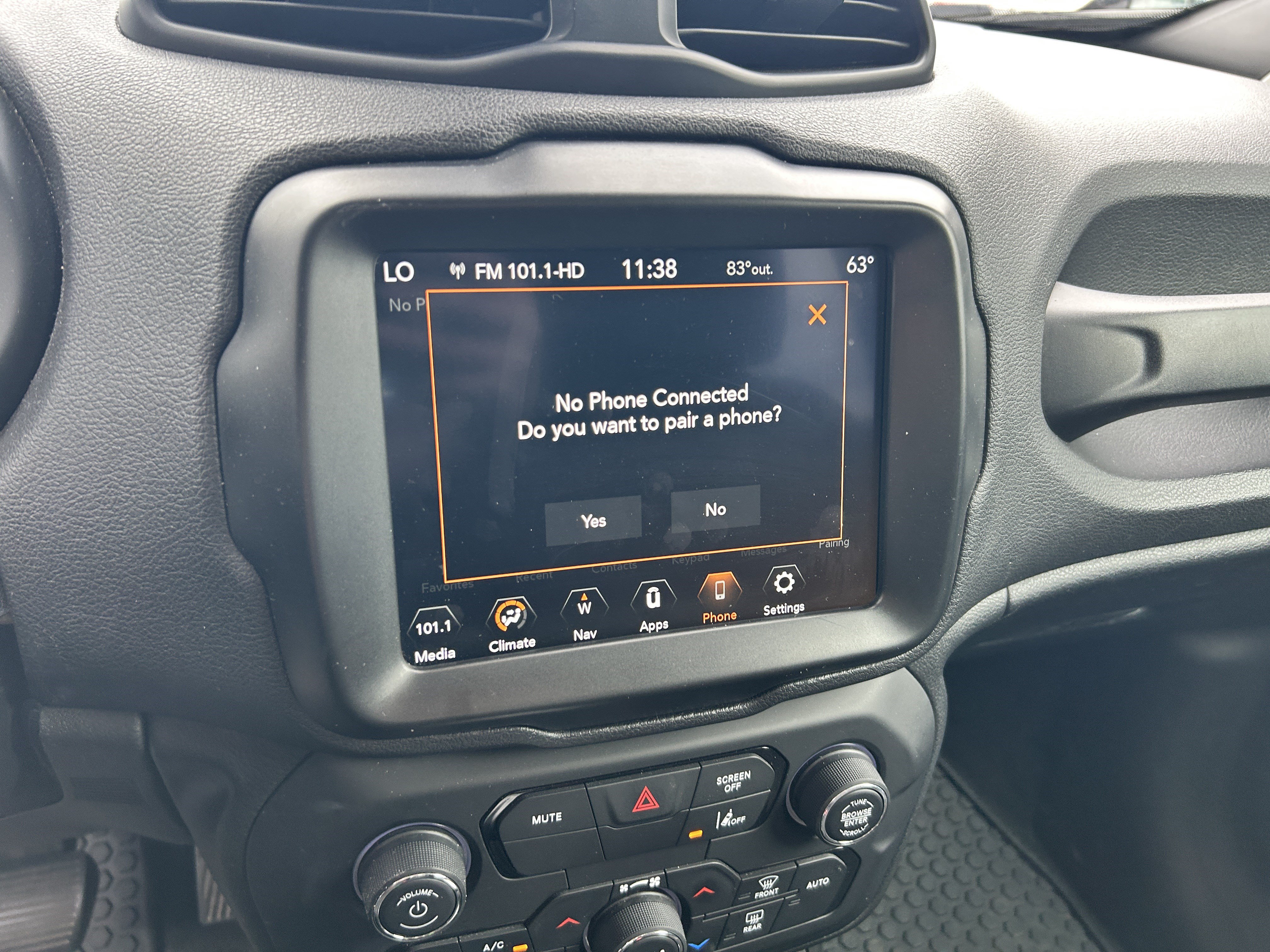 Used 2023 Jeep Renegade Latitude AWD/4WD image 16