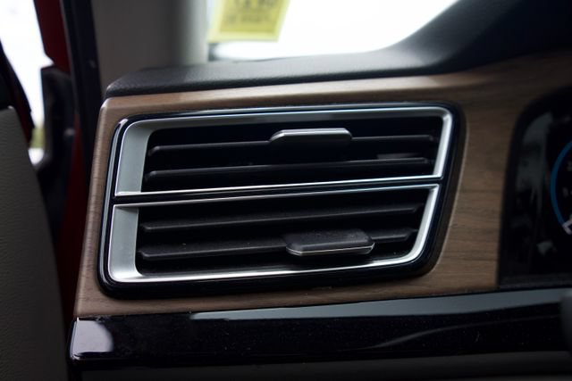 Used 2024 Volkswagen Atlas SE w/ Panoramic Sunroof Package AWD/4WD image 24