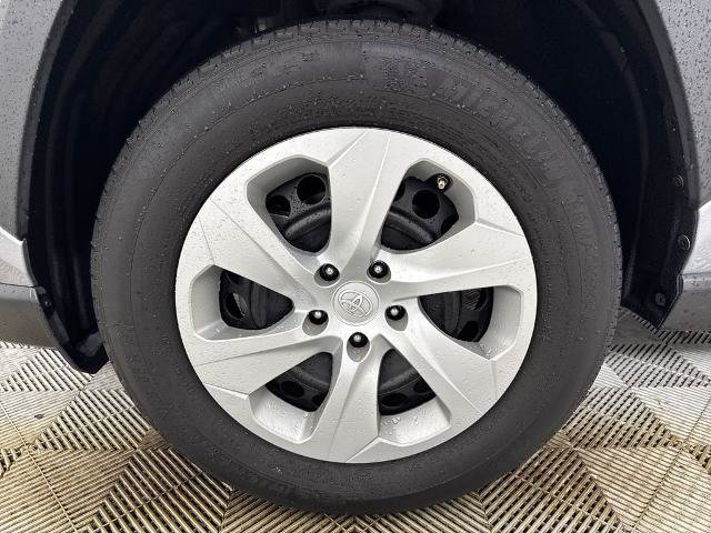 Used 2022 Toyota RAV4 LE AWD/4WD image 13