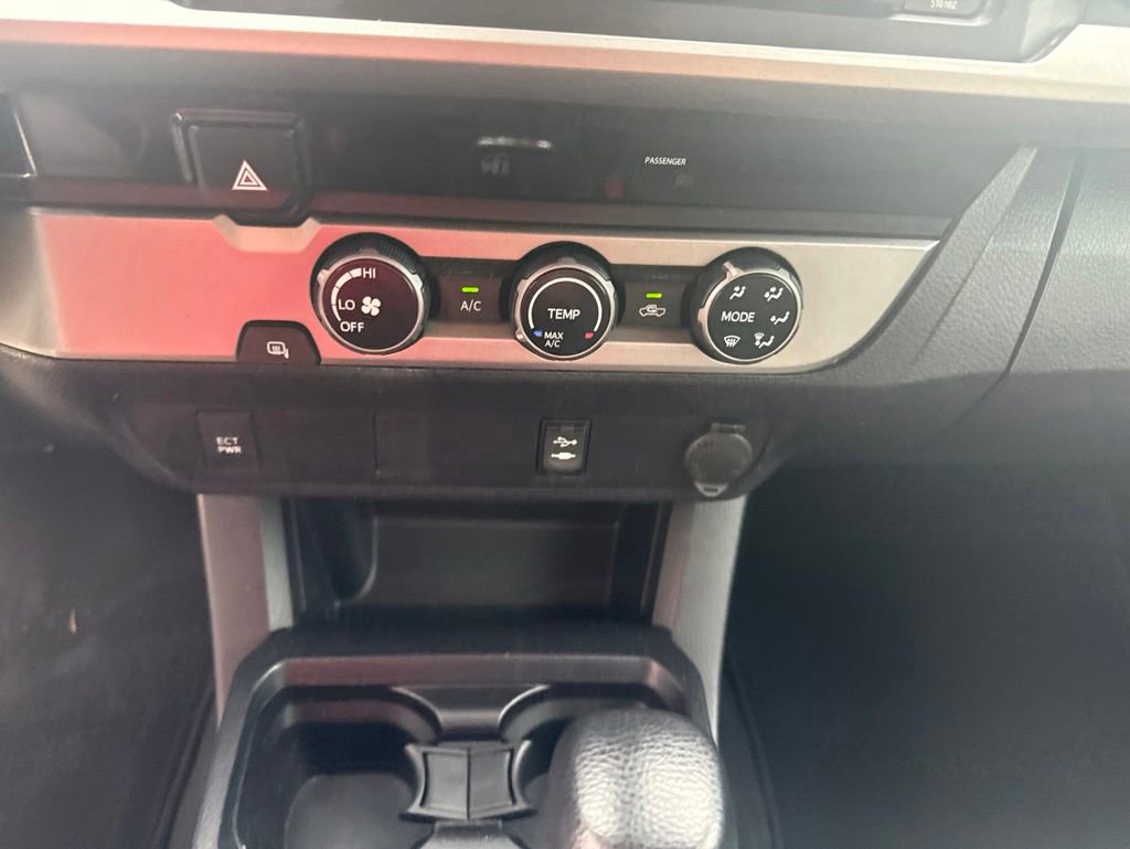 Used 2017 Toyota Tacoma SR5 w/ Tow Package RWD image 19