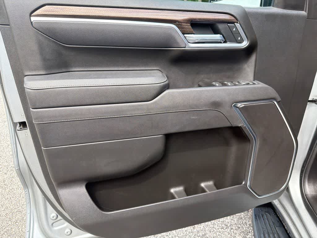 Used 2025 Chevrolet Silverado 1500 RST AWD/4WD image 11