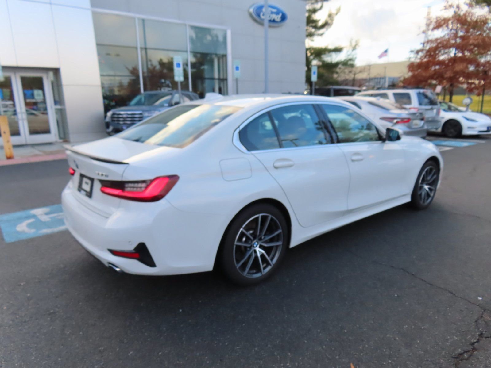 Used 2022 BMW 330i xDrive 330i xDrive w/ Driving Assistance Package image 6