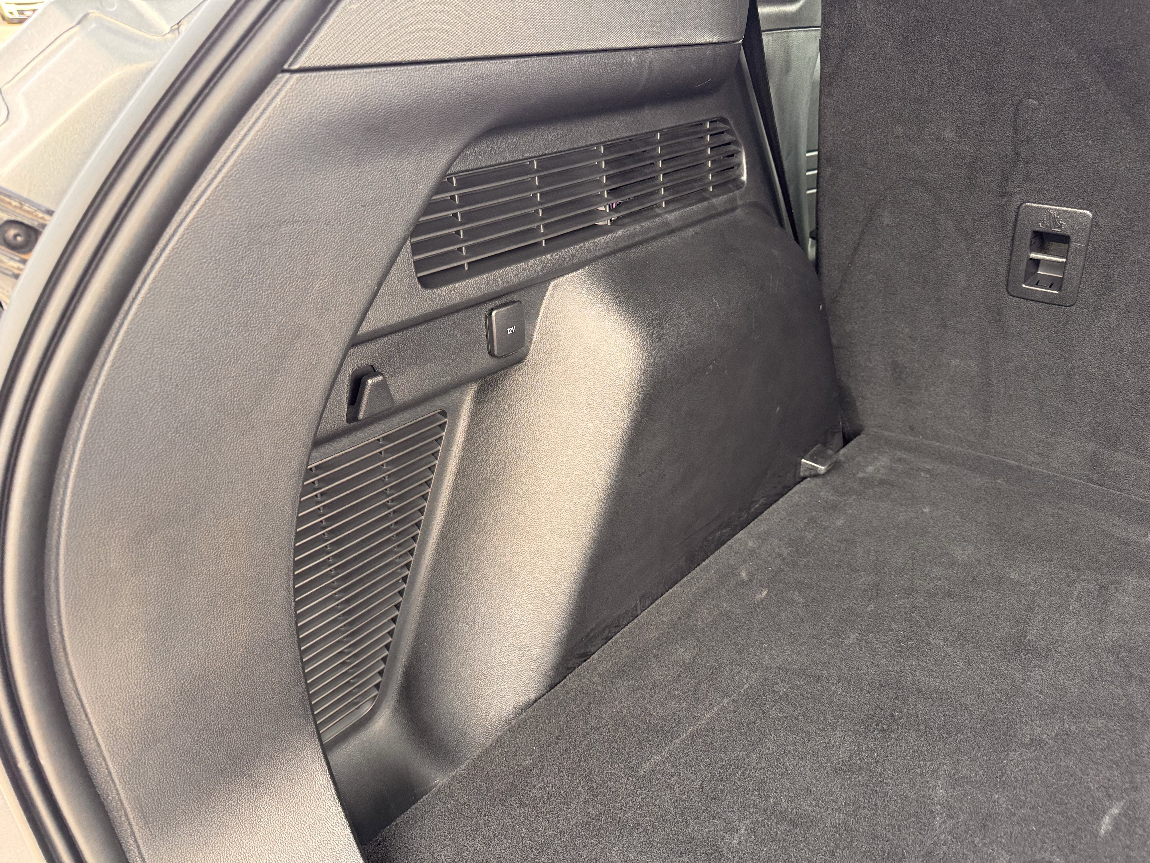 Certified 2024 Ford Escape Active w/ Cold Weather Package image 36