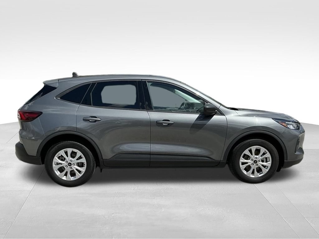Certified 2025 Ford Escape Active FWD image 9