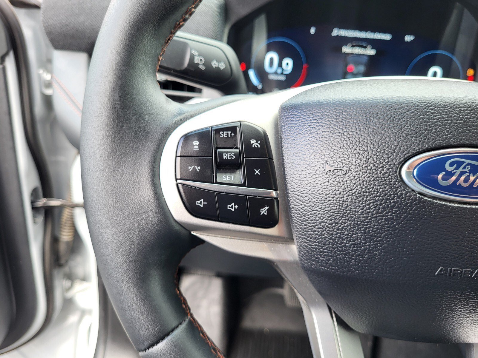 Certified 2025 Ford Explorer Active RWD image 29