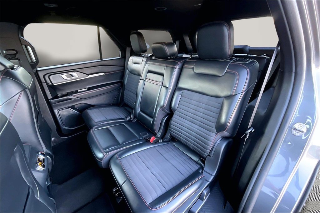 Certified 2025 Ford Explorer ST-Line w/ ST-Line Street Pack image 26