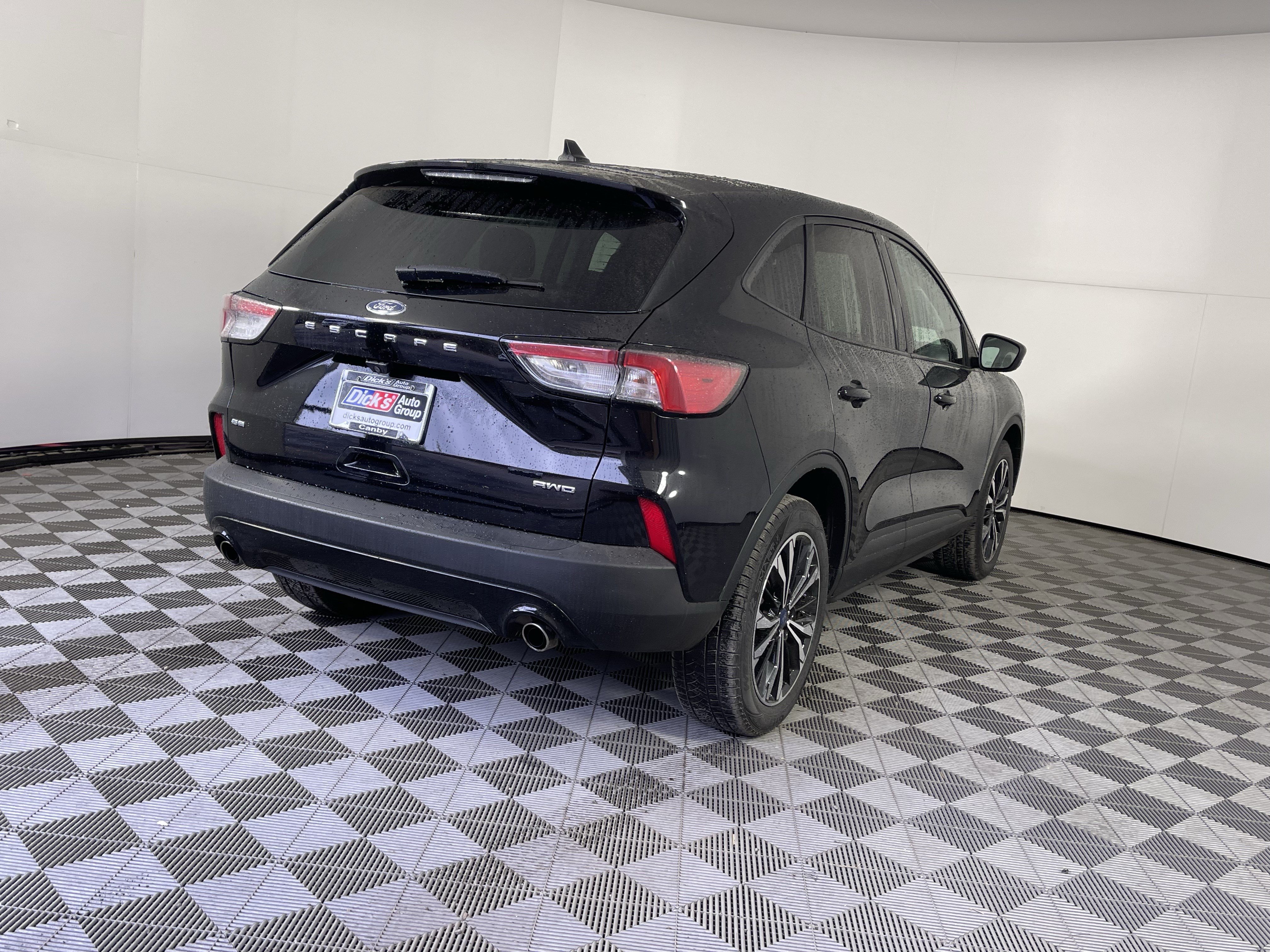 Certified 2022 Ford Escape SE w/ SE Sport Appearance Package AWD/4WD image 5