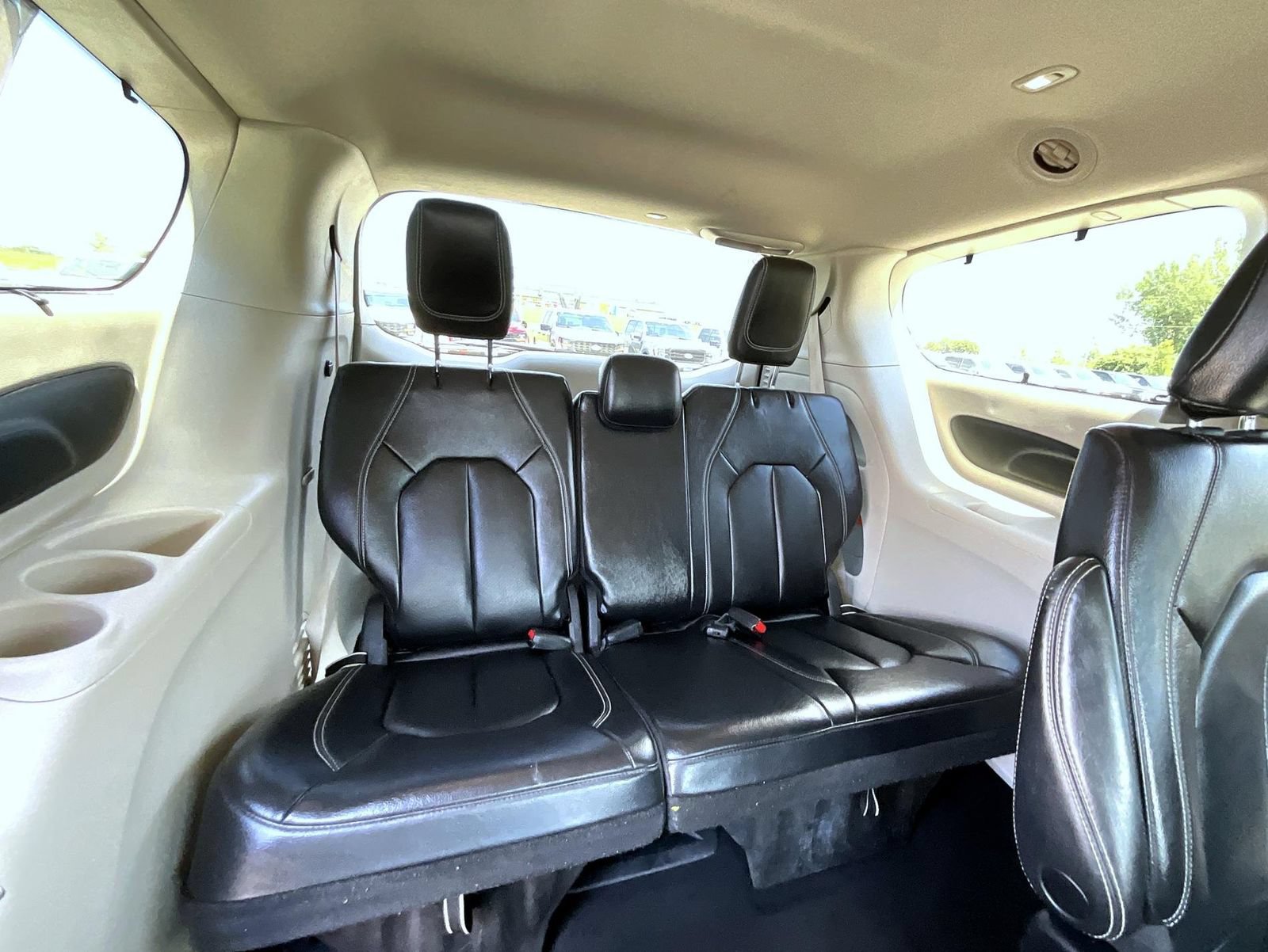 Used 2022 Chrysler Pacifica Touring-L FWD image 19