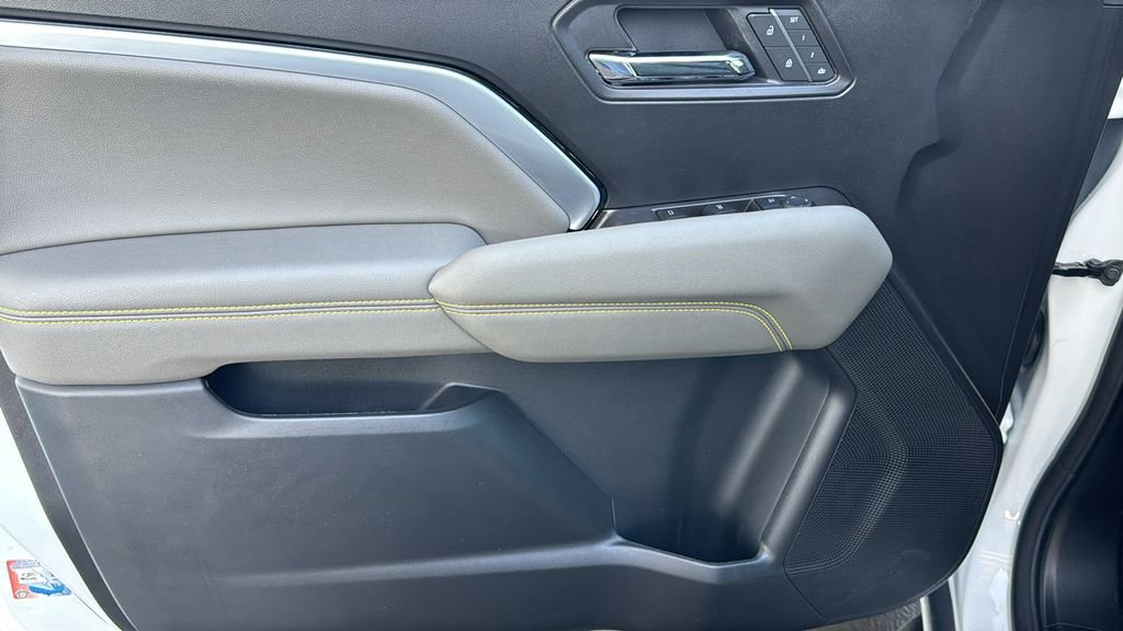 Used 2025 Chevrolet Colorado ZR2 w/ Technology Package image 21