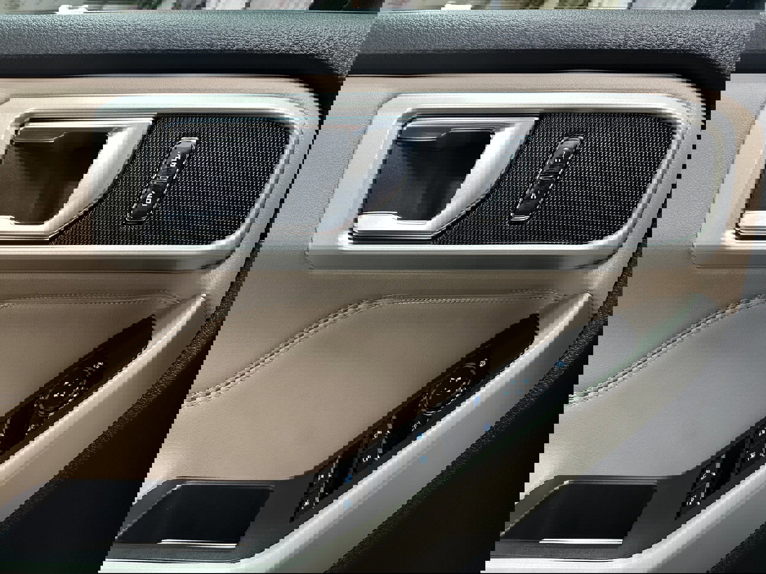 Certified 2023 Ford Explorer XLT w/ Equipment Group 202A image 15