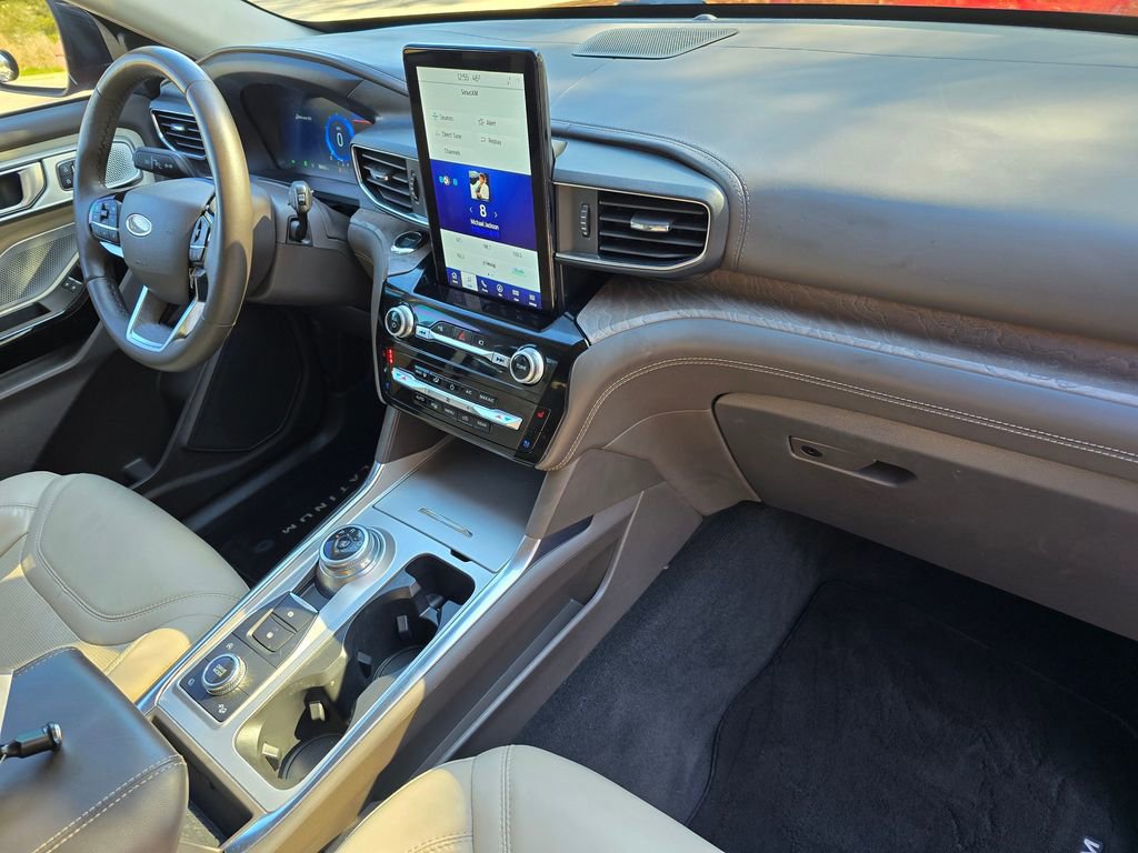 Certified 2022 Ford Explorer Platinum w/ Equipment Group 601A image 69