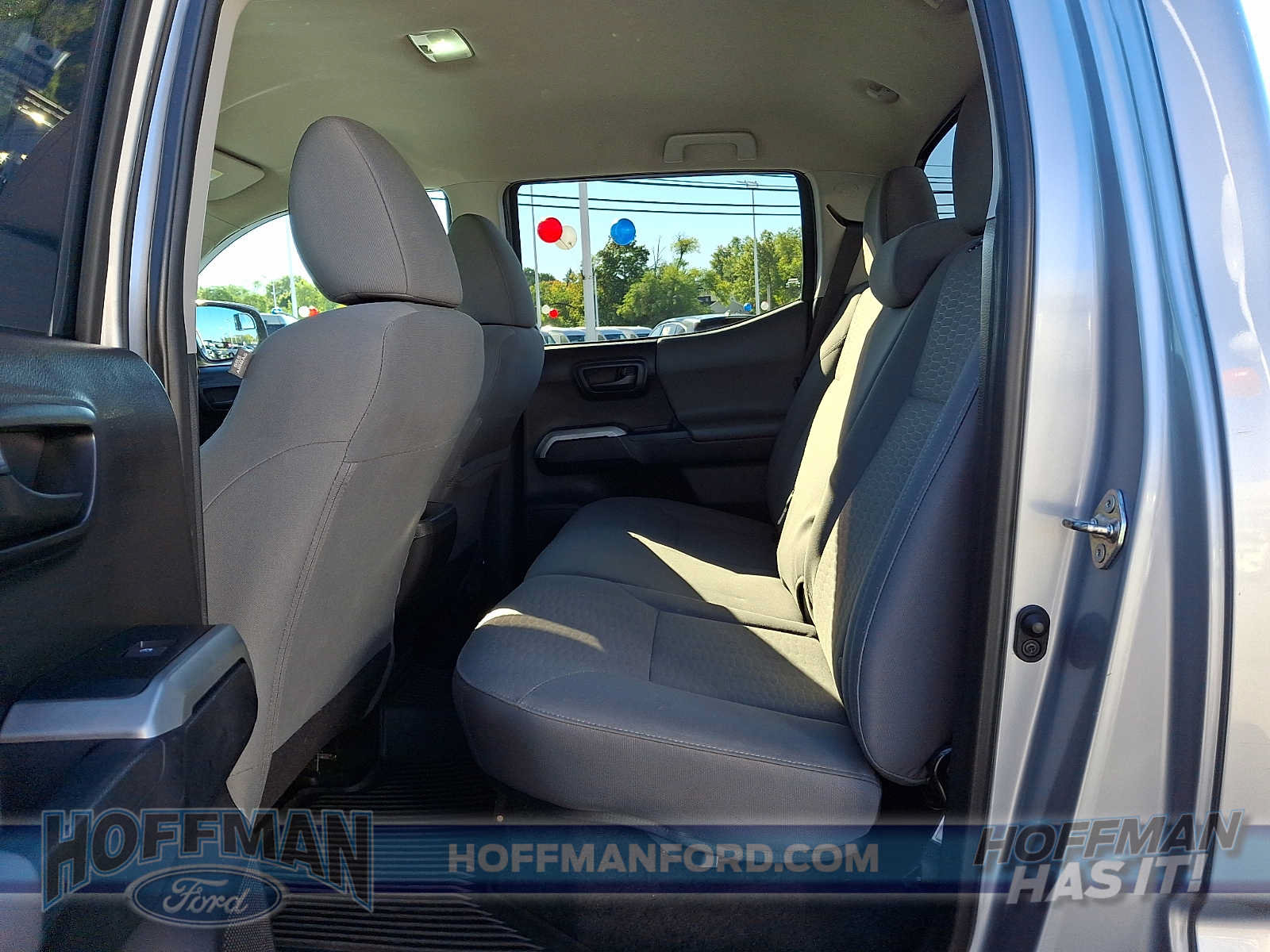 Used 2019 Toyota Tacoma SR5 AWD/4WD image 10