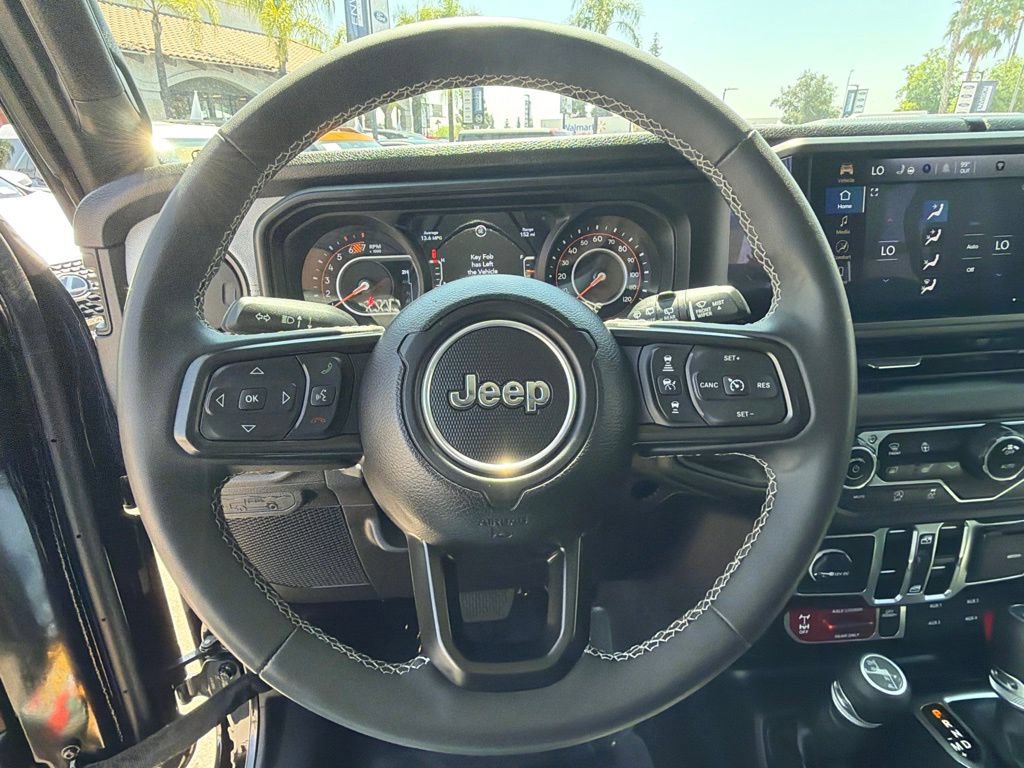 Used 2025 Jeep Wrangler Unlimited Sport AWD/4WD image 26