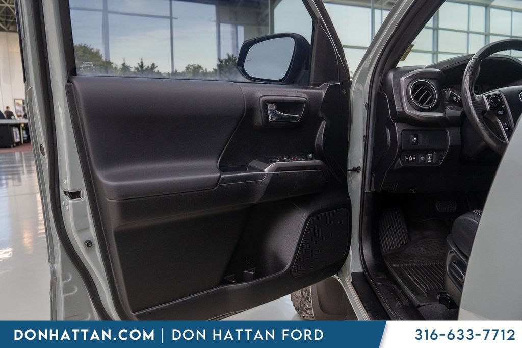 Used 2023 Toyota Tacoma TRD Sport w/ Technology Package AWD/4WD image 13