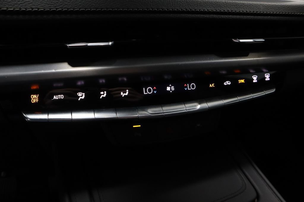 Used 2024 Cadillac XT4 Premium Luxury image 34