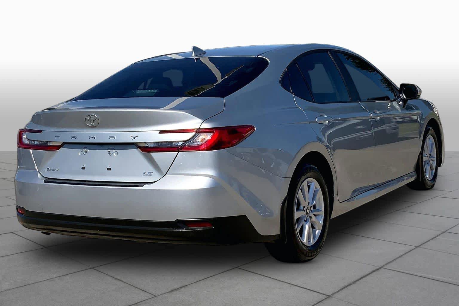 Used 2025 Toyota Camry LE FWD image 13
