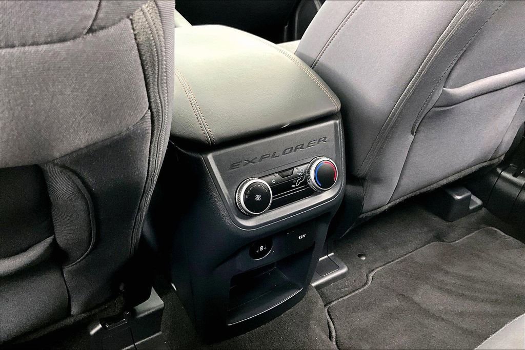 Certified 2025 Ford Explorer Active image 33