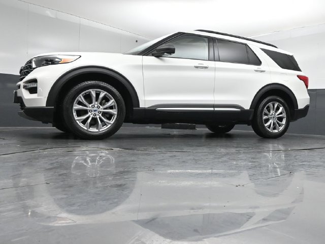 Certified 2024 Ford Explorer XLT w/ Equipment Group 202A AWD/4WD image 40