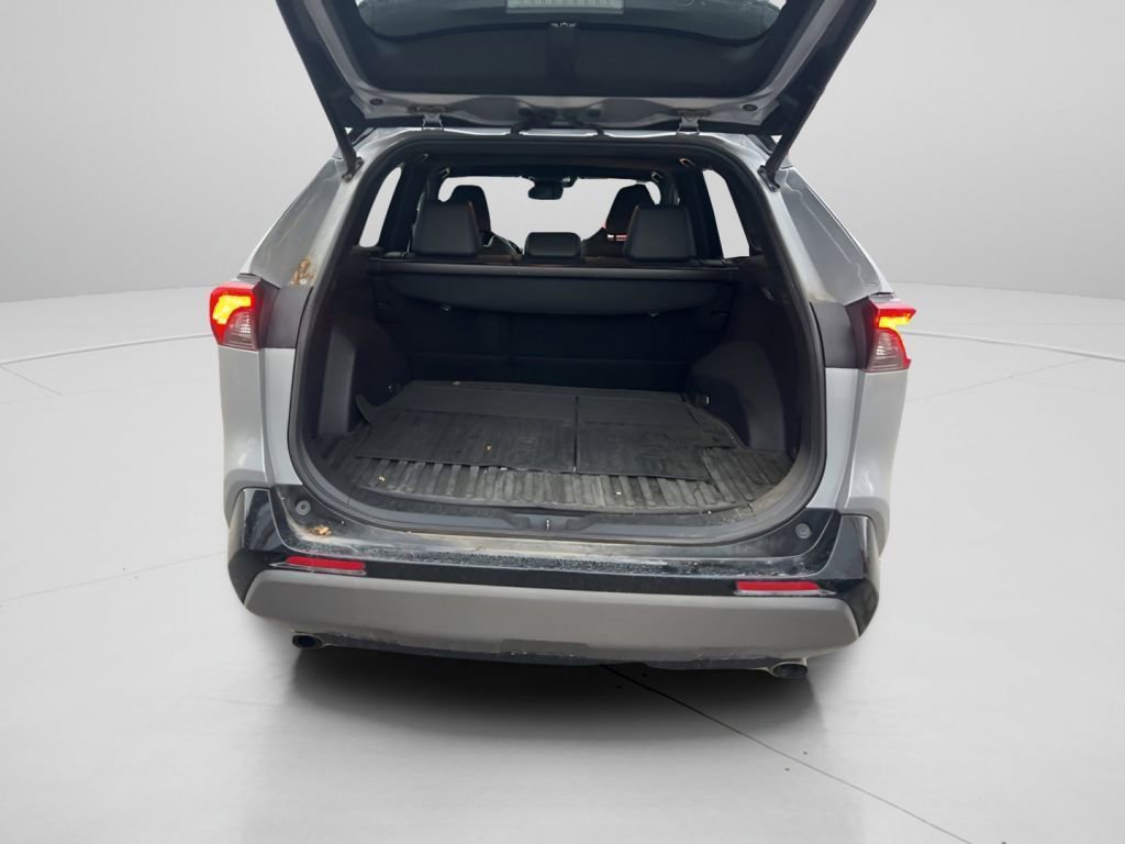 Used 2019 Toyota RAV4 XSE image 8