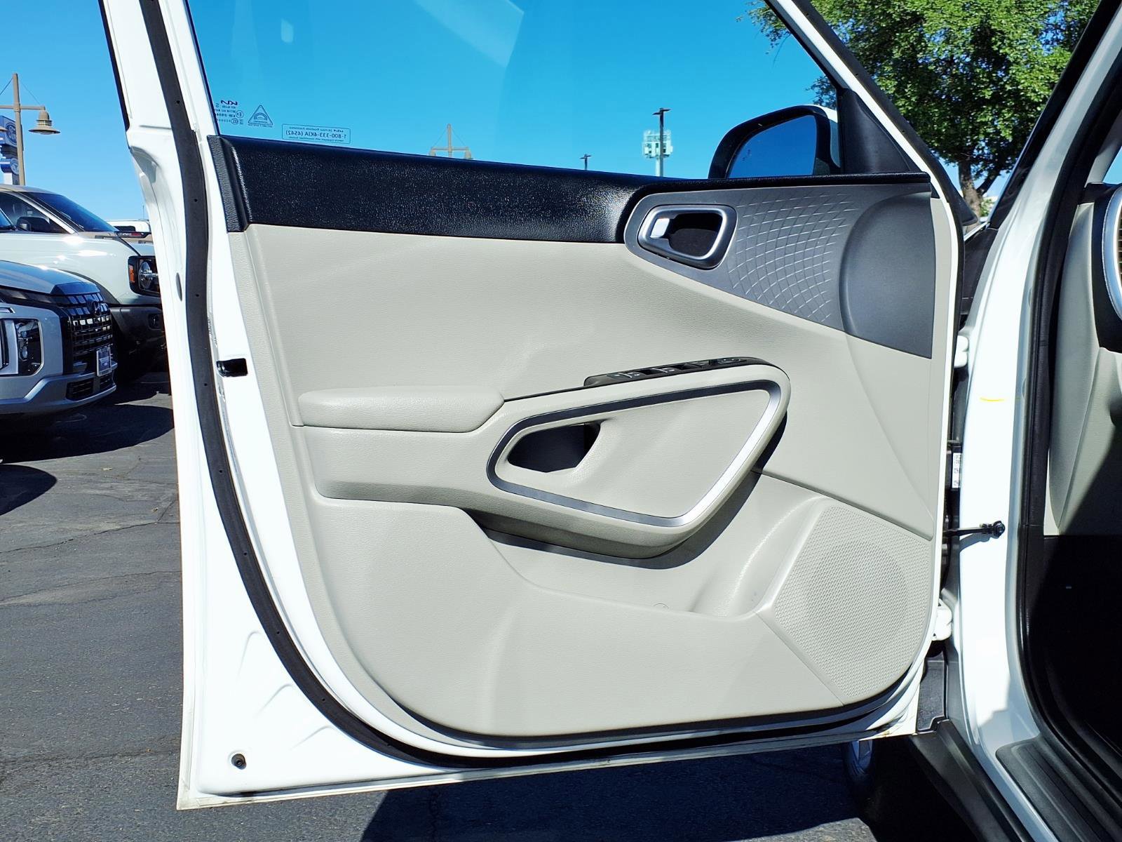 Used 2025 Kia Soul LX FWD image 20