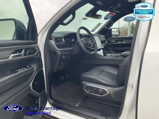 Used 2023 Jeep Wagoneer Series III w/ Premium Group I AWD/4WD image 17