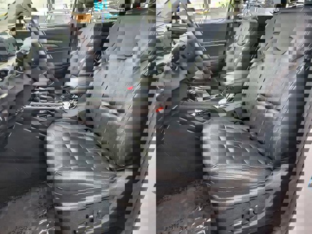 Used 2024 Kia Telluride EX w/ EX Captain's Chair Package image 13